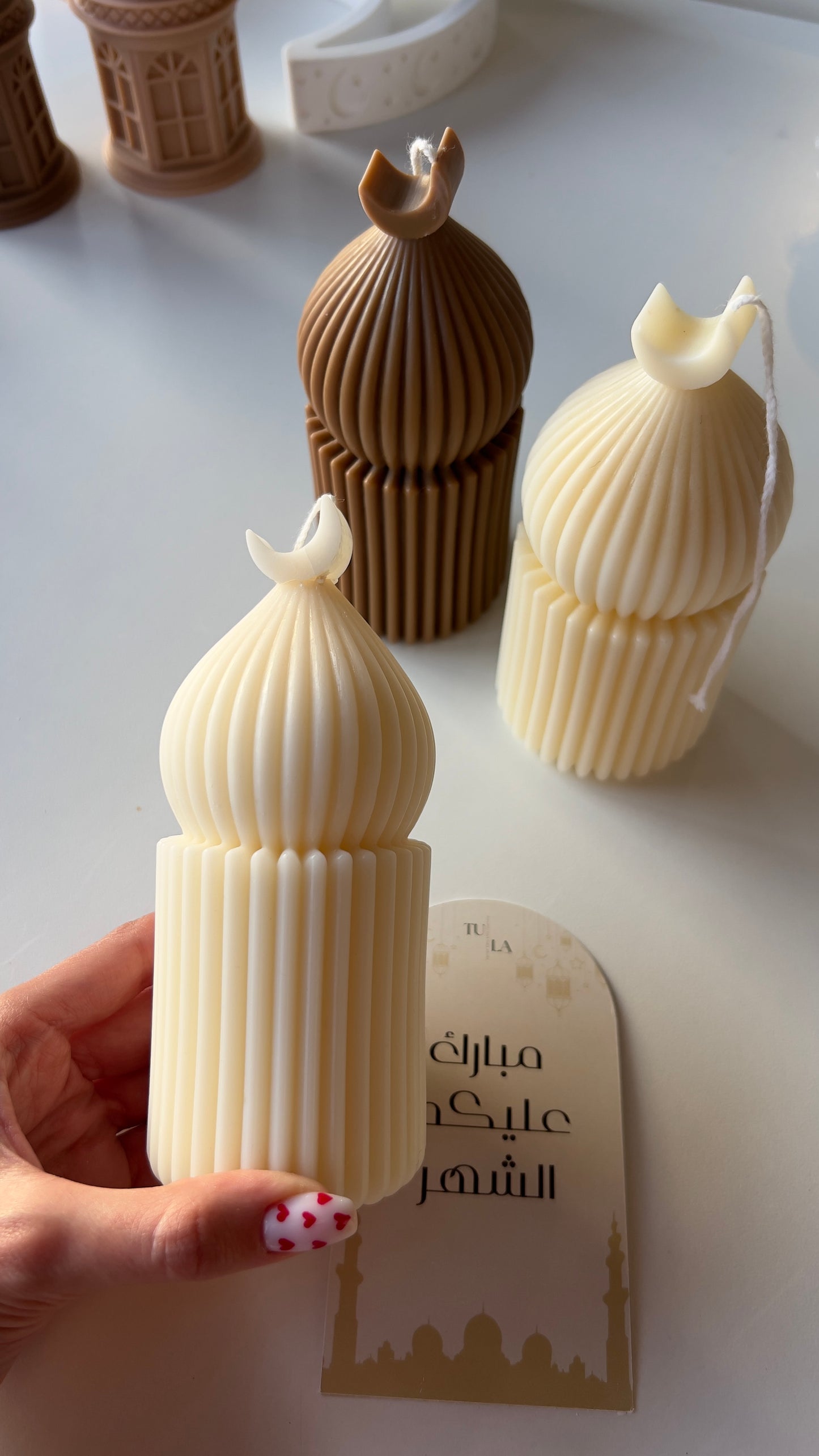 Short Ribbed Candle with Mini Crescent