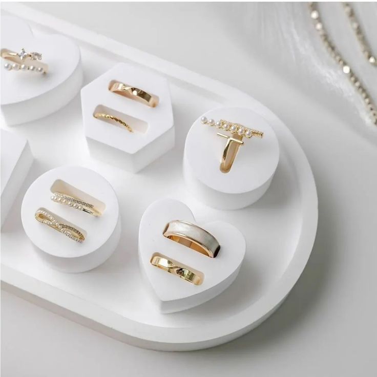 حامل الخواتم الصغير