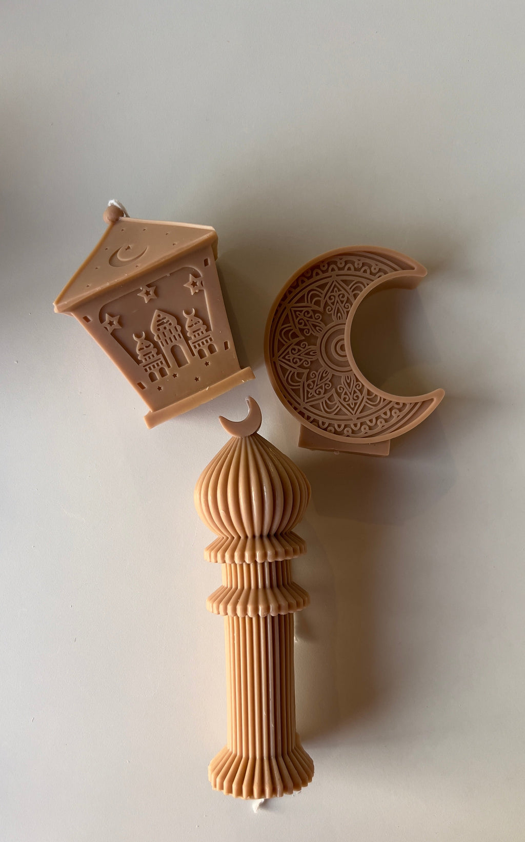 Tall Ribbed Candle with Mini Crescent