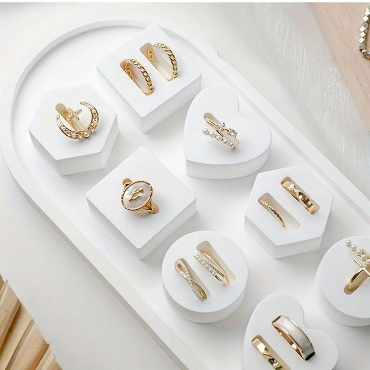 حامل الخواتم الصغير